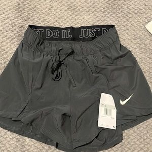 Nike women’s 2-in-1 training shorts